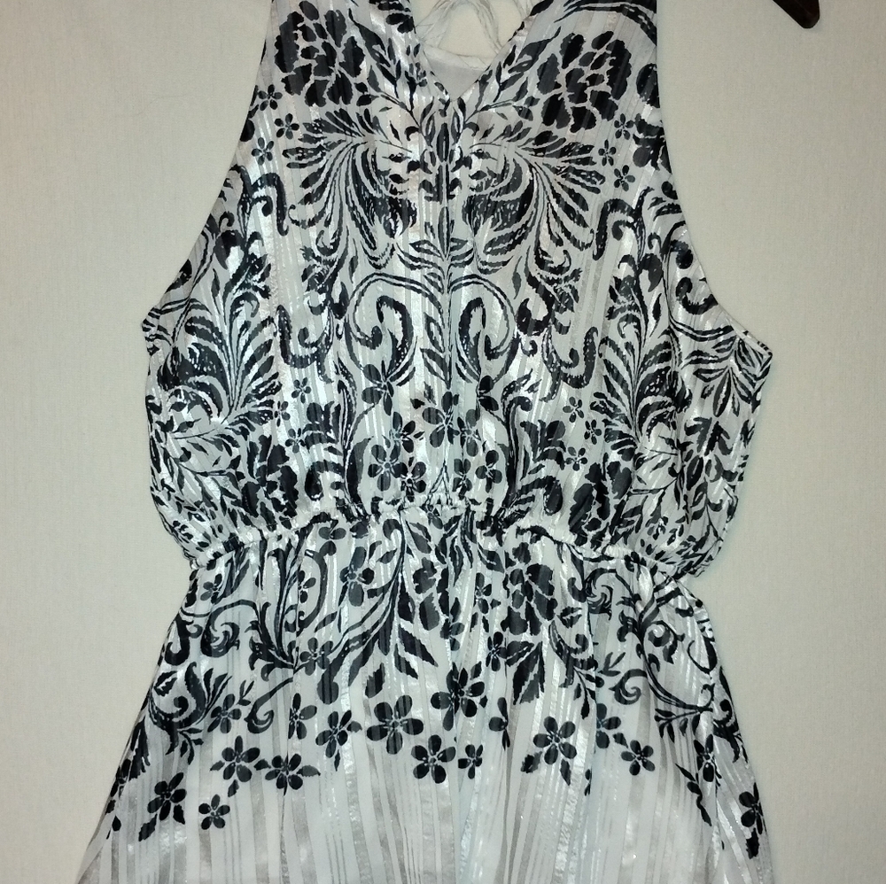 Savannah Jane Black and White Floral Women's Top - Picture 4 of 4
